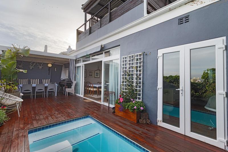 2 Bedroom Property for Sale in Sea Point Western Cape
